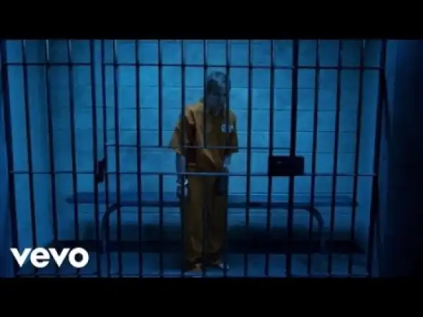 Video: Fall Out Boy - Death Valley (feat. Tommy Lee)